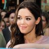 Exclusif - Nabilla Benattia dédicace son livre "Trop Vite" avec son compagnon Thomas Vergara au centre commercial "Merignac Soleil" à Bordeaux, le 26 juin 2016. © Thibaut Moritz-Patrick Bernard/Bestimage