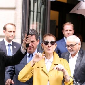 Céline Dion quitte son hôtel à Paris accompagnée de son nouveau manager Aldo Giampaolo le 21 juin 2016.