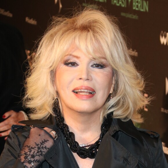 Amanda Lear - Première de "The One Grand Show" à Berlin, Allemagne, le 6 octobre 2016. © JLPPA/Bestimage