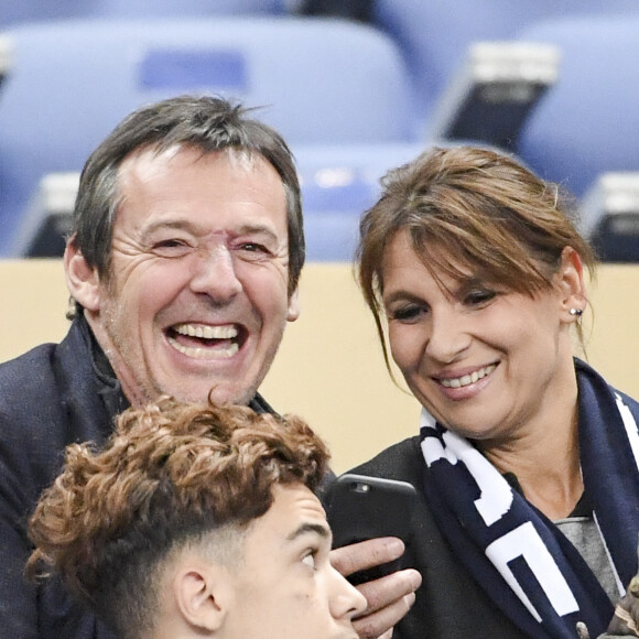 Jean-Luc Reichmann et sa femme Nathalie au match de qualification pour la Coupe du Monde 2018, "France-Bulgarie" au Stade de France de Saint-Denis, le 7 octobre 2016