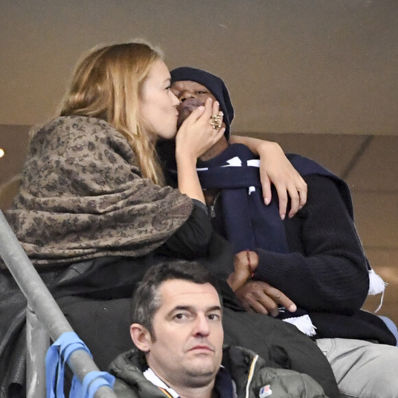 Sylvain Wiltord avec sa compagne et Arnaud Ducret au match de qualification pour la Coupe du Monde 2018, "France-Bulgarie" au Stade de France de Saint-Denis, le 7 octobre 2016