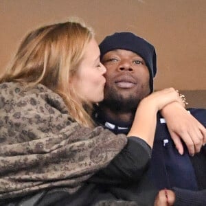 Sylvain Wiltord avec sa compagne et Arnaud Ducret au match de qualification pour la Coupe du Monde 2018, "France-Bulgarie" au Stade de France de Saint-Denis, le 7 octobre 2016