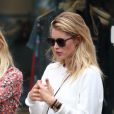 Candice Swanepoel enceinte est allée déjeuner avec ses amis Doutzen Kroes accompagnée de son mari Sunnery James et un photographe de mode au restaurant Bar Pitti au Greenwich Village à New York, le 5 juin 2016