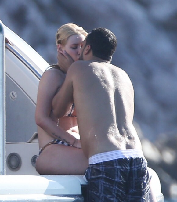 Exclusif -French Montana et sa nouvelle compagne Iggy Azalea en vacances avec des amis sur un yacht au large de Cabo au Mexique, le 28 août 2016.