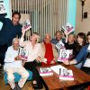Victor Belmondo, Charles Gérard, Luana Belmondo, Jean-Paul Belmondo, Paul Belmondo, Florence Belmondo, Annabelle Belmondo, Alessandro et Giacomo Belmondo - A l'occasion du lancement de son nouveau livre "Mes recettes bonne humeur" (Editions du Cherche Midi), Luana Belmondo a réuni ses proches et amis épicuriens autour d'un Aperitivo concocté par le Chef Denny Imbroisi (Restaurant IDA) à Paris, le 13 Octobre 2016. © Dominique Jacovides/Bestimage