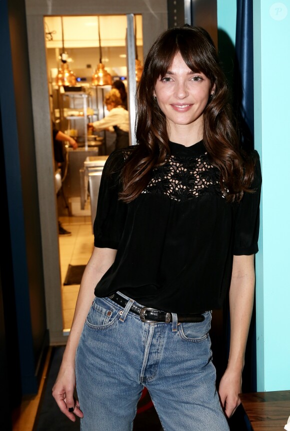Annabelle Belmondo - A l'occasion du lancement de son nouveau livre "Mes recettes bonne humeur" (Editions du Cherche Midi), Luana Belmondo a réuni ses proches et amis épicuriens autour d'un Aperitivo concocté par le Chef Denny Imbroisi (Restaurant IDA) à Paris, le 13 Octobre 2016. © Dominique Jacovides/Bestimage