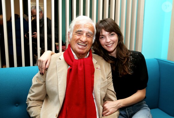 Jean-Paul Belmondo et sa petite-fille Annabelle - A l'occasion du lancement de son nouveau livre "Mes recettes bonne humeur" (Editions du Cherche Midi), Luana Belmondo a réuni ses proches et amis épicuriens autour d'un Aperitivo concocté par le Chef Denny Imbroisi (Restaurant IDA) à Paris, le 13 Octobre 2016. © Dominique Jacovides/Bestimage