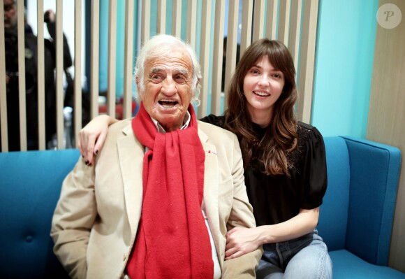 Jean-Paul Belmondo et sa petite fille Annabelle - A l'occasion du lancement de son nouveau livre "Mes recettes bonne humeur" (Editions du Cherche Midi), Luana Belmondo a réuni ses proches et amis épicuriens autour d'un Aperitivo concocté par le Chef Denny Imbroisi (Restaurant IDA) à Paris, le 13 Octobre 2016. © Dominique Jacovides/Bestimage