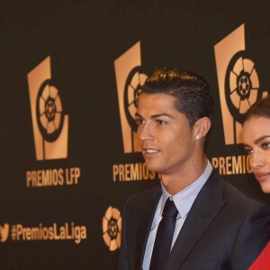 Cristiano Ronaldo et sa petite amie Irina Shayk à la soirée de gala de la Liga de football à Madrid le 27 octobre 2014.