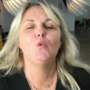 Valérie Damidot répond à Thierry Ardisson dans "Salut les Terriens" sur C8, le 15 octobre 2016.