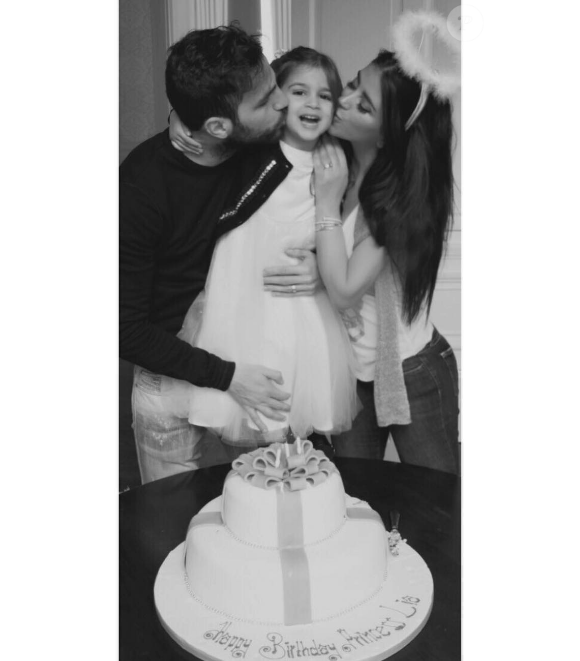 Cesc Fabregas et Daniella Semaan (photo Instagram, lors du 3e anniversaire de Lia) ont annoncé le 16 octobre 2016 attendre leur troisième enfant ensemble. Un petit frère pour Lia (3 ans) et Capri (1 an) !