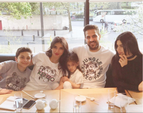 Cesc Fabregas et Daniella Semaan (photo Instagram, lors du 29e anniversaire du footballeur) ont annoncé le 16 octobre 2016 attendre leur troisième enfant ensemble. Un petit frère pour Lia (3 ans) et Capri (1 an) !