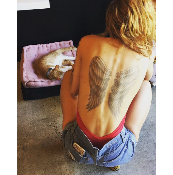 Bella Thorne topless sur Instagram.