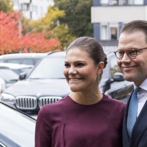 Exclusif - La princesse Victoria et le prince Daniel de Suède arrivant à Radio Suède (Sveriges Radio) à Stockholm, le 18 octobre 2016, pour une visite non officielle.