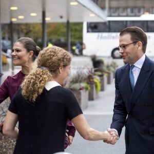 Exclusif - La princesse Victoria et le prince Daniel de Suède arrivant à Radio Suède (Sveriges Radio) à Stockholm, le 18 octobre 2016, pour une visite non officielle.