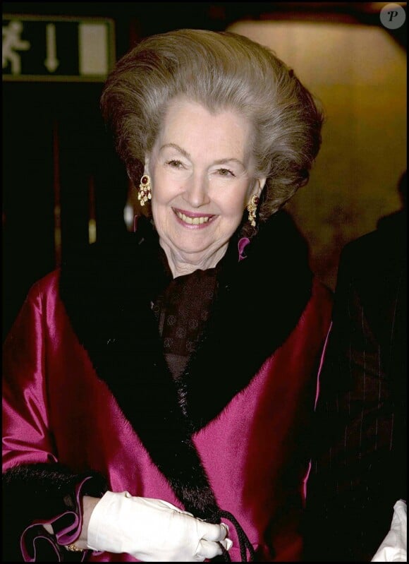 La comtesse Raine Spencer, belle-mère de Lady Di, en novembre 2004 à Londres.