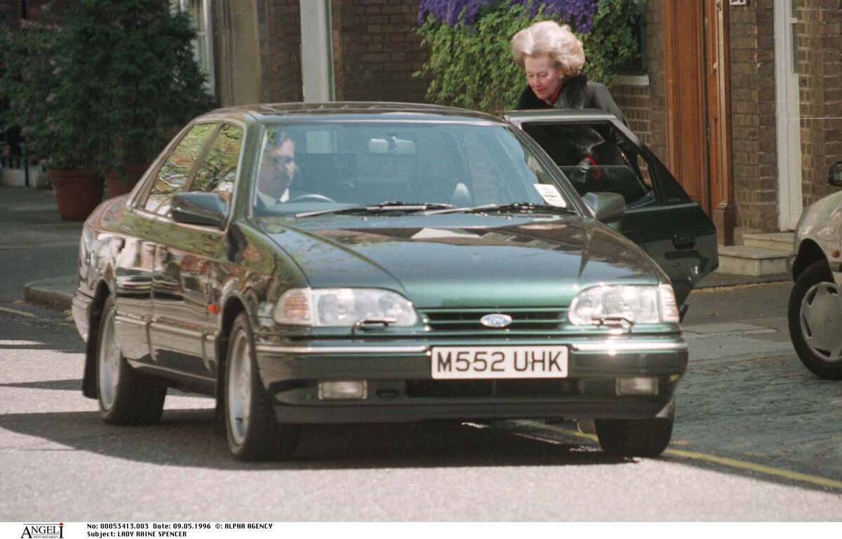 Photo Lady Raine Spencer Belle Mère De Lady Diana En Mai 1996 à Londres Purepeople 