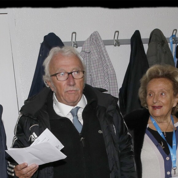 Exclusif - Prix spécial - Fabien Onteniente, Jacques Vendroux, Bernadette Chirac, Danuta Pieter, Anne Barrère - Match de football caritatif organisé par le Variétés Club de France au profit de l'association "+ de Vie" présidée par Bernadette Chirac et de l'association "Urma" présidée par Laurent Blanc au stade Jean Paul David à Mantes-la-Jolie le 11 octobre 2016. C'est la première sortie officielle de Bernadette Chirac depuis l'hospitalisation de son mari Jacques Chirac et de sa propre hospitalisation. © Alain Guizard/Bestimage