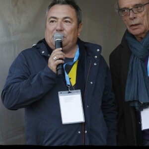 Exclusif - Prix spécial - Fabien Onteniente, Dominique Grimault - Match de football caritatif organisé par le Variétés Club de France au profit de l'association "+ de Vie" présidée par Bernadette Chirac et de l'association "Urma" présidée par Laurent Blanc au stade Jean Paul David à Mantes-la-Jolie le 11 octobre 2016. C'est la première sortie officielle de Bernadette Chirac depuis l'hospitalisation de son mari Jacques Chirac et de sa propre hospitalisation. © Alain Guizard/Bestimage