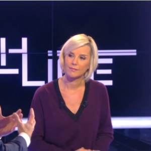 Benoît Hamon face à Laurence Ferrari dans "Punchline" sur C8 le 23 octobre 2016.