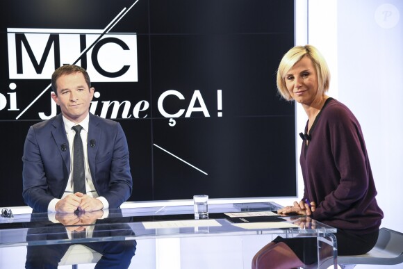 Exclusif - Diffusion du magazine politique "Punchline" présenté par Laurence Ferrari avec Benoît Hamon (candidat à la primaire du parti socialiste) en invité, dans les studios de C8 à Paris, le 23 octobre 2016. Punchline est en direct tous les dimanches à 12h05 sur C8 et produit par C8 / Newstime / Eléphant & Cie. © Pierre Perusseau/Bestimage