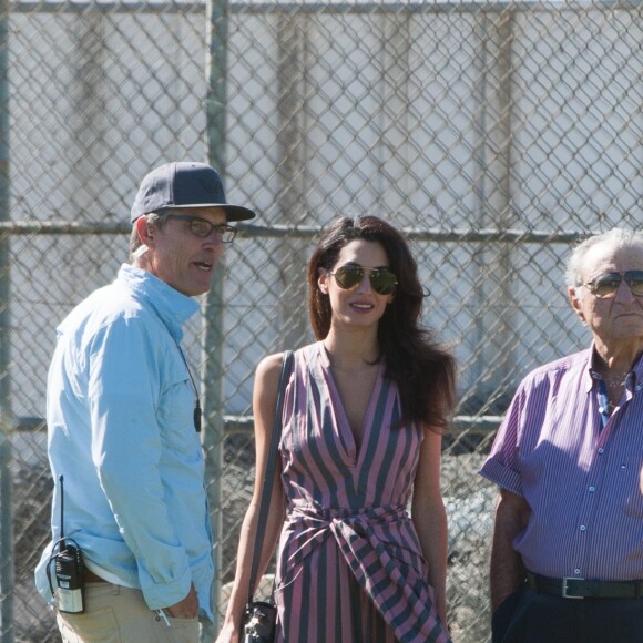 Amal Alamuddin-Clooney et son père Ramzi Alamuddin rendent visite à son mari George Clooney sur le tournage de 'Suburbicon' à Los Angeles, Californie, Etats-Unis, le 21 octobre 2016.