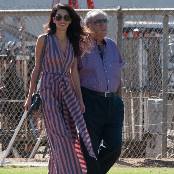 Amal Alamuddin-Clooney et son père Ramzi Alamuddin rendent visite à son mari George Clooney sur le tournage de 'Suburbicon' à Los Angeles, Californie, Etats-Unis, le 21 octobre 2016.