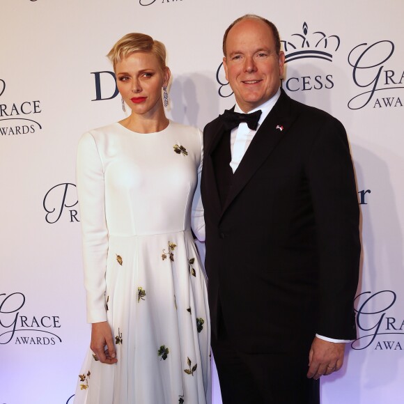 La princesse Charlene et le prince Albert II de Monaco lors du gala des Princess Grace Awards 2016, le 24 octobre 2016 au Cipriani 25 Brodway à New York. La chorégraphe Camille A. Brown, le comédien Leslie Odom Jr. et l'actrice, chanteuse et productrice Queen Latifah ont notamment été primés.