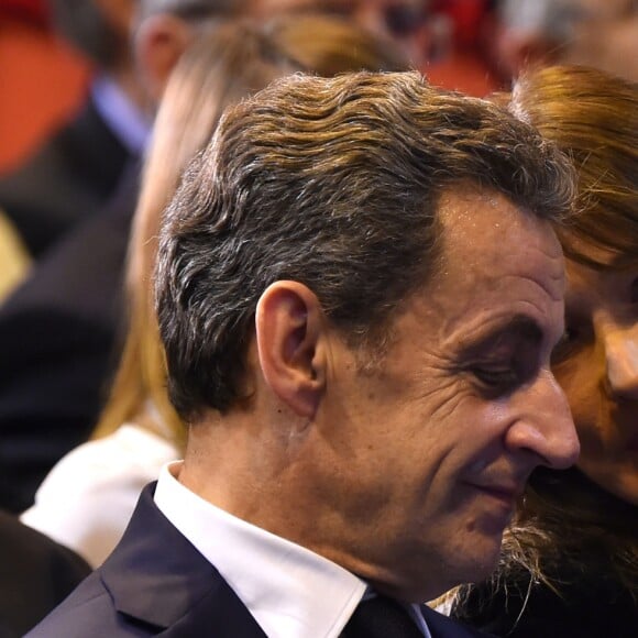 Nicolas Sarkozy et sa femme Carla Bruni-Sarkozy - Nicolas Sarkozy en meeting à la salle Vallier à Marseille pour la campagne des primaires de la droite et du centre en vue de l'élection présidentielle de 2017, le 27 octobre 2016. © Bruno Bébert/Bestimage