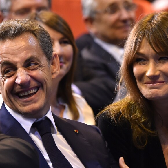 Nicolas Sarkozy et sa femme Carla Bruni-Sarkozy - Nicolas Sarkozy en meeting à la salle Vallier à Marseille pour la campagne des primaires de la droite et du centre en vue de l'élection présidentielle de 2017, le 27 octobre 2016. © Bruno Bébert/Bestimage