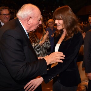 Jean-Claude Gaudin et Carla Bruni-Sarkozy - Nicolas Sarkozy en meeting à la salle Vallier à Marseille pour la campagne des primaires de la droite et du centre en vue de l'élection présidentielle de 2017, le 27 octobre 2016. © Bruno Bébert/Bestimage