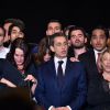 Nicolas Sarkozy et sa femme Carla Bruni-Sarkozy sur scène chantant la Marseillaise - Nicolas Sarkozy en meeting à la salle Vallier à Marseille pour la campagne des primaires de la droite et du centre en vue de l'élection présidentielle de 2017, le 27 octobre 2016. © Bruno Bébert/Bestimage