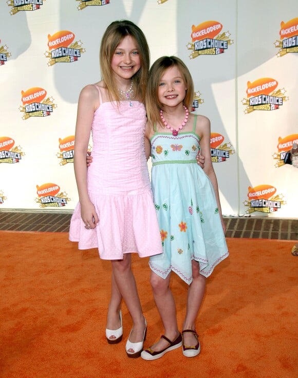 Dakota Fanning et Elle Fanning aux Nickelodeon's Kids Choice Awards à Westwood, le 31 mars 2007.