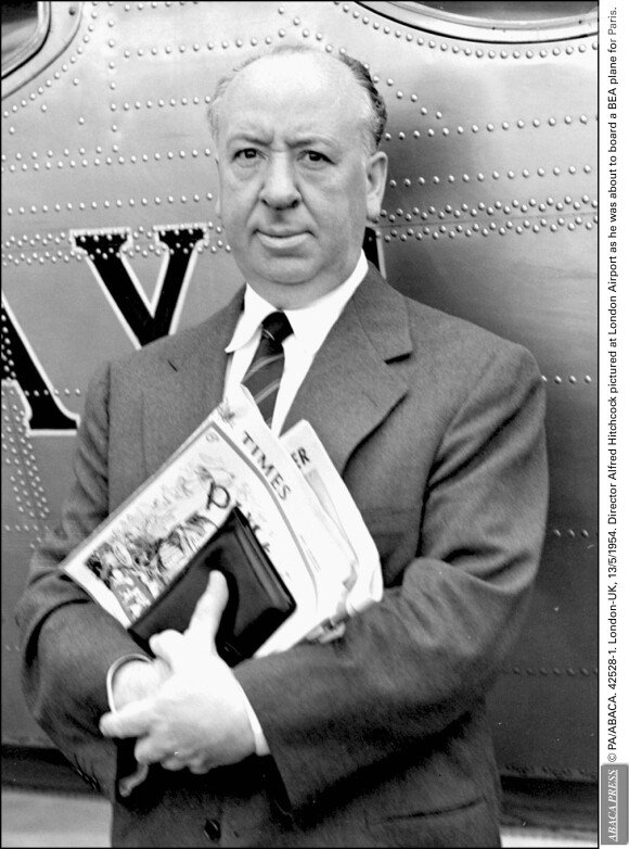 Alfred Hitchcock à l'aéroport de Londres le 13 mai 1954 © PA/ABACA