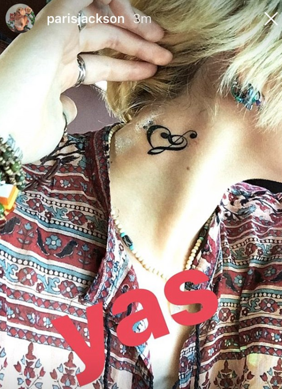 Paris Jackson a publié des photos de son nouveau tatouage sur Snapchat. Photo publiée au mois d'octobre 2016