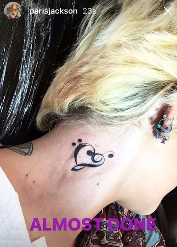 Paris Jackson a publié des photos de son nouveau tatouage sur Snapchat. Photo publiée au mois d'octobre 2016