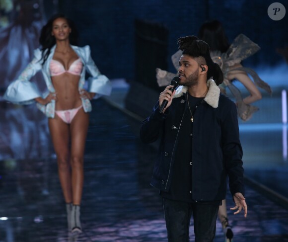 The Weeknd au défilé de mode de Victoria's Secret à New York, le 10 novembre 2015.
