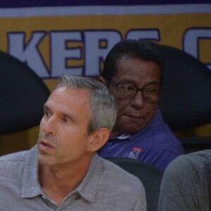 Denzel Washington assiste au match Los Angeles Lakers vs. Golden State Warriors au Staples Center. Los Angeles, le 4 novembre 2016.