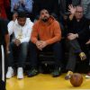 Drake et son bras droit Chubbs (Nessel Beezer) assistent au match Los Angeles Lakers vs. Golden State Warriors au Staples Center. Los Angeles, le 4 novembre 2016.