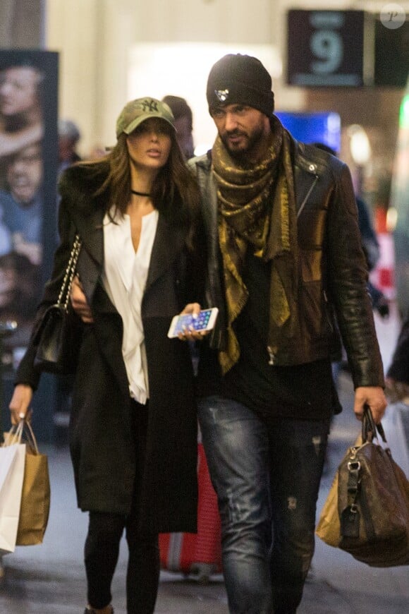 Exclusif - Nabilla Benattia et son compagnon Thomas Vergara arrivent de Genève en TGV à la Gare de Lyon et se rendent à l'hôtel Molitor pour rencontrer Capucine Anav. Plus tard en fin de journée, le couple retourne à la Gare de Lyon pour reprendre un TGV Lyria afin de rejoindre leur famille à Genève avant leur grand déménagement à Londres. Paris le 26 octobre 2016.