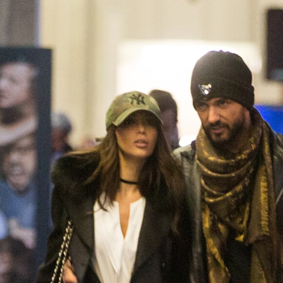 Exclusif - Nabilla Benattia et son compagnon Thomas Vergara arrivent de Genève en TGV à la Gare de Lyon et se rendent à l'hôtel Molitor pour rencontrer Capucine Anav. Plus tard en fin de journée, le couple retourne à la Gare de Lyon pour reprendre un TGV Lyria afin de rejoindre leur famille à Genève avant leur grand déménagement à Londres. Paris le 26 octobre 2016.