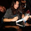 Semi-Exclusif - Nabilla Benattia rencontre ses fans et signe des autographes à la sortie des studios de l'émission "Touche pas à mon poste !" à Paris, France, le 12 septembre 2016. © Agence/Bestimage