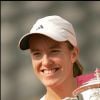 Justine Henin remporte la finale dames des internationaux de France de Roland Garros le 9 juin 2007 à Paris.