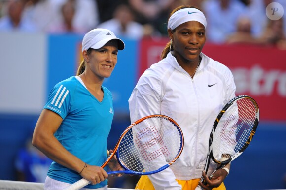 Justine Henin et Serena Williams lors de la finale de l'Open d'Australie le 30 janvier 2010.
