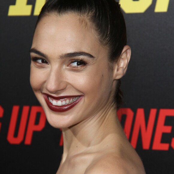 Gal Gadot - Célébrités arrivant à la première du film "Keeping Up With The Joneses" à Century City le 8 octobre 2016.