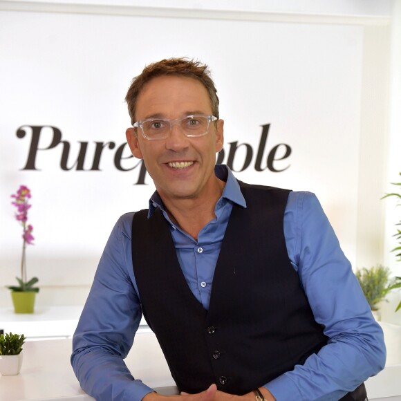 Exclusif - Rendez vous avec Julien Courbet durant l'interview donnée pour Pure People dans les locaux de Webedia à Levallois Perret le 6 septembre 2016.. © Giancarlo Gorassini / Bestimage