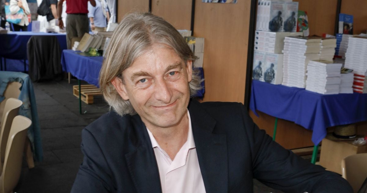Plus Belle La Vie: Le Livre D'or Isabelle Morini-bosc Gilles Verdez - Festival du Livre à Nice le 5 juin 2016. - Purepeople