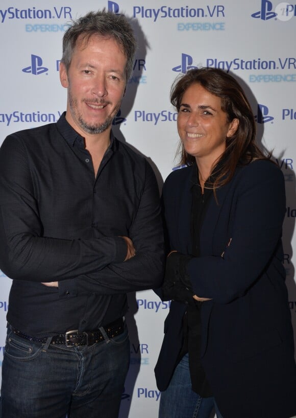 Exclusif - Jean-Luc Lemoine et Valérie Bénaïm lors du photocall Experience PlayStation VR à Paris, France, le 13 octobre 2016. © Veeren/Bestimage