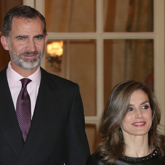 Le roi Felipe VI et la reine Letizia d'Espagne lors de la remise du "Francisco Cerecedo Journalism Award" à l'hôtel Le Ritz à Madrid, Espagne, le 10 novembre 2016.