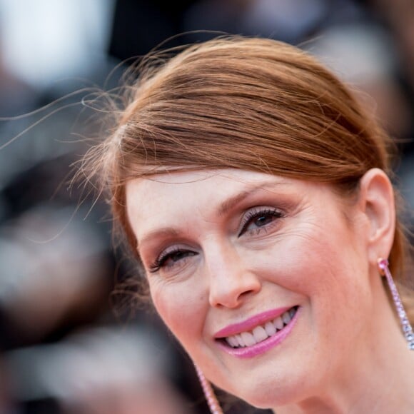 Julianne Moore - Montée des marches du film "Money Monster" lors du 69e Festival International du Film de Cannes. Le 12 mai 2016. © Borde-Jacovides-Moreau/Bestimage